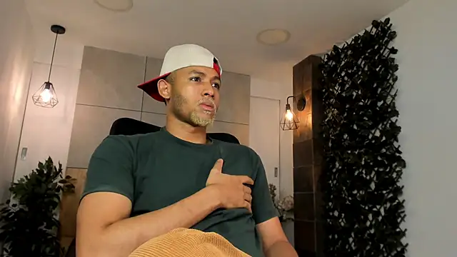 B_Wild live XXX chat