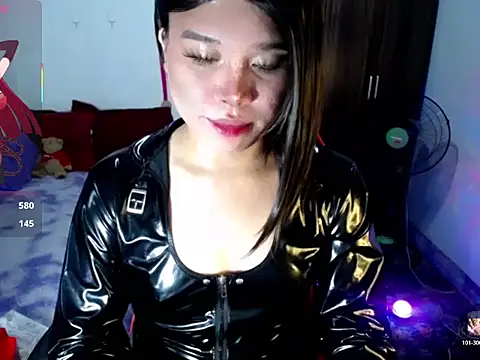 sofiathe1st Adlı Modelin Canlı XXX Sohbeti