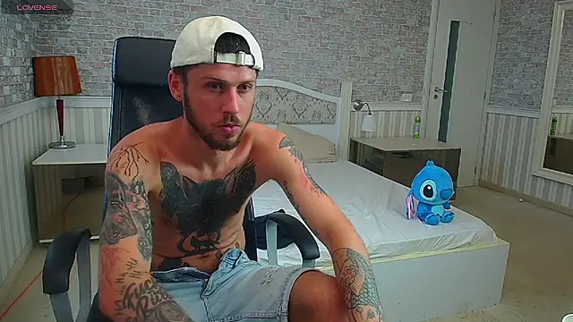 Chat XXX en directo de JonahShaw