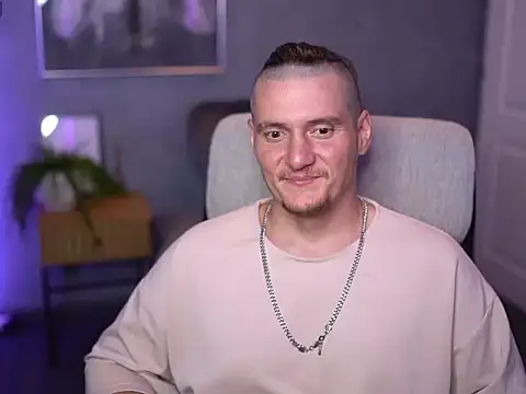 Alex_Wilde élő XXX-chatje