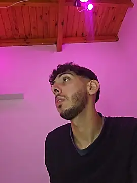 LeoyNicky98のライブXXXチャット