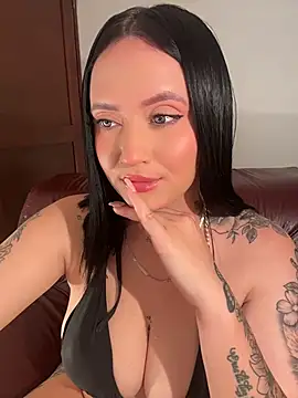 Chat +18 de emily_acorn ao vivo