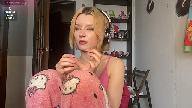Chatroom XXX en direct de SkinnyWhiteAngel
