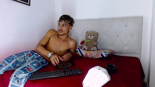 XXX chat uživo modela Angel_foxc13