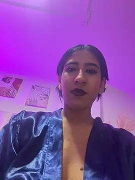 Violet_rousse7 Adlı Modelin Canlı XXX Sohbeti