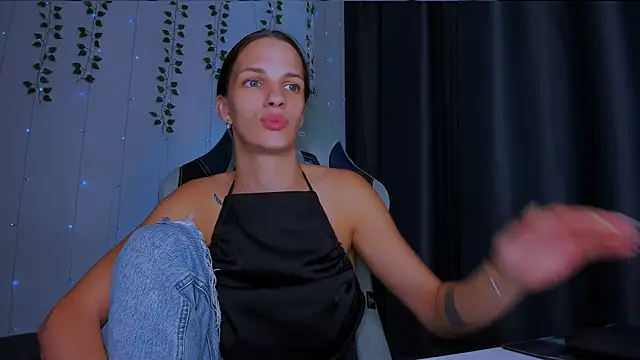 Chatroom XXX en direct de KarlaSim