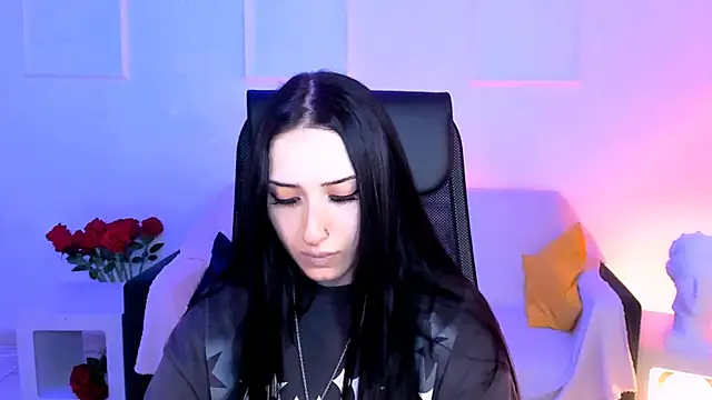 MonicaLowes' Live XXX Chat
