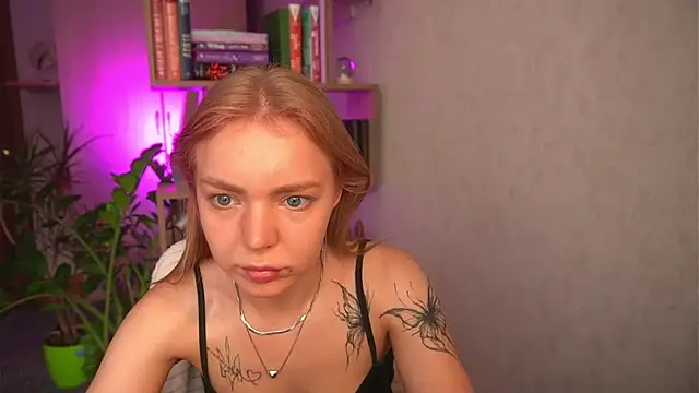Emilyemmi Adlı Modelin Canlı XXX Sohbeti