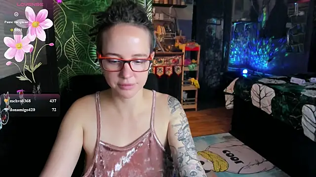 Chatroom XXX en direct de LisaFoxy_y