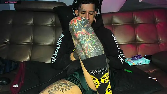 Chatroom XXX en direct de jhonny__ackerman