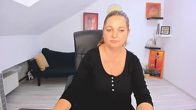 LollaGirl Adlı Modelin Canlı XXX Sohbeti