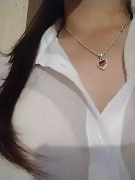 XXX chat uživo modela -Brooch-