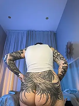 צ'אט XXX בשידור חי של Tattitude_
