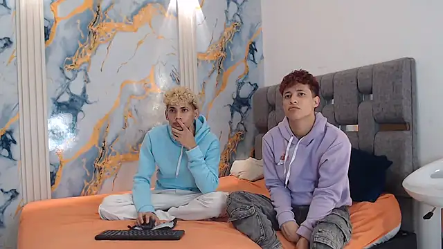 YOUNG_BOYS_HELL Adlı Modelin Canlı XXX Sohbeti