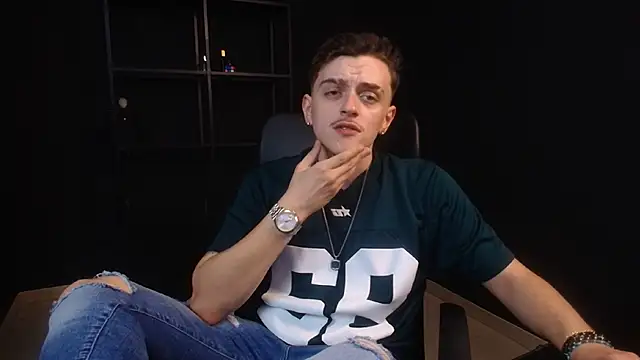 Онлайн чат XXX FelixStarkk