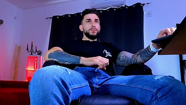 Онлайн чат XXX MightyAaron66