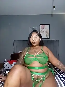 RealMsPEARLsEXY69's Live XXX Chat