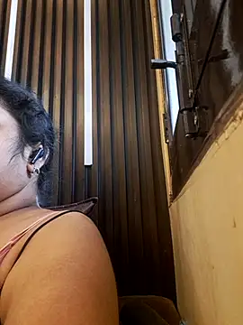 Chat +18 de SHANVII ao vivo