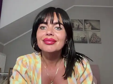 צ'אט XXX בשידור חי של JennyFantasy
