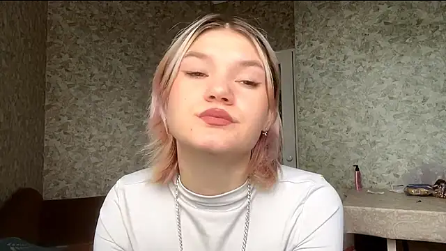 PearlyCafferky's Live XXX Chat