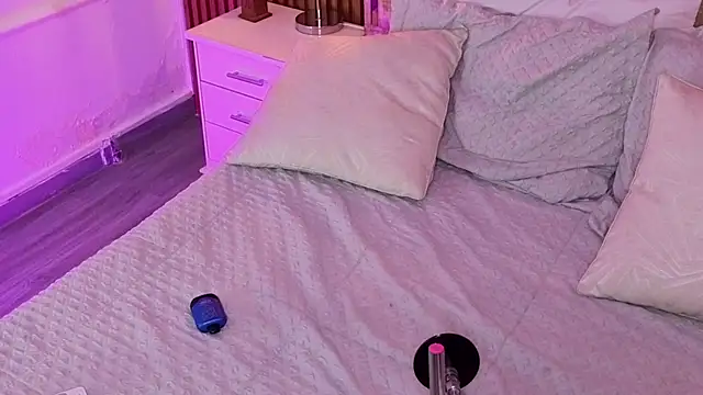 MiaBlackrose's Live XXX Chat