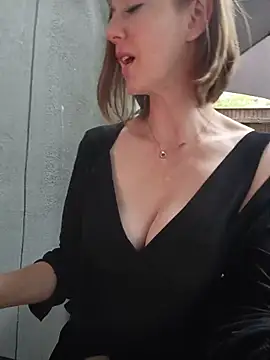 TopsyWilde's Live XXX Chat