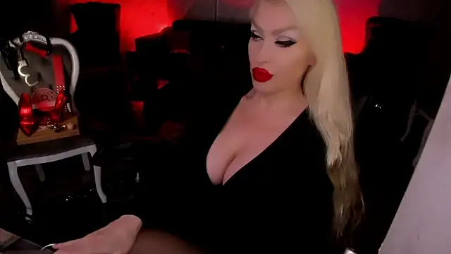 FinDomGod Chat XXX live