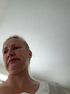 DianaNatur Adlı Modelin Canlı XXX Sohbeti