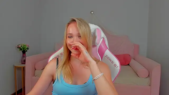 ElaraVoltage Live XXX Chat