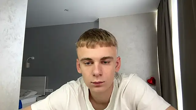 SoloFury Adlı Modelin Canlı XXX Sohbeti