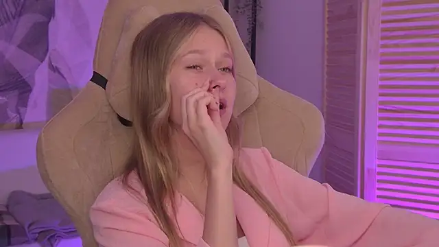 EveMundie's Live XXX Chat