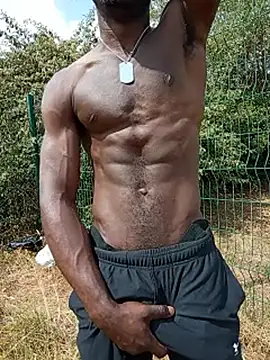 XXX chat uživo modela Ndolet78