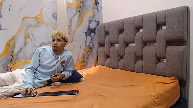 YOUNG_BOYS_HELL's Live Chat Room