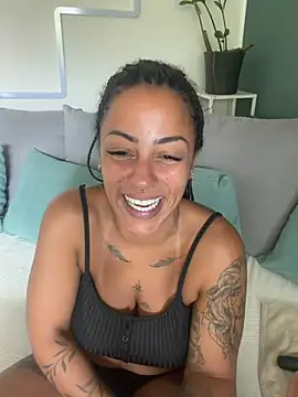 SweetPetiteNoir's Live XXX Chat