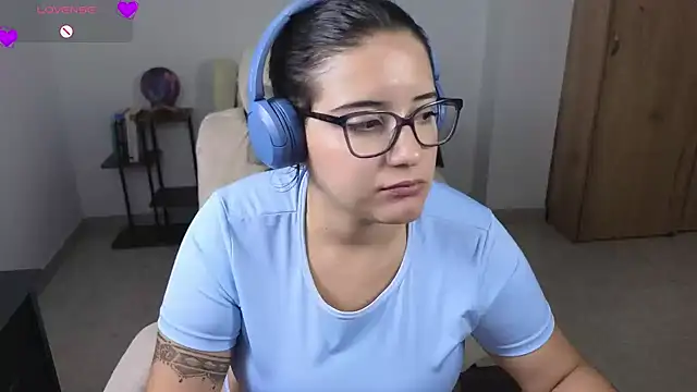XXX chat uživo modela blue__moon_