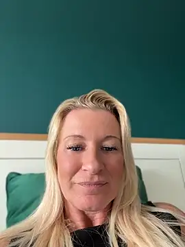 Princess-polly Live XXX-chat