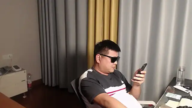 zhang1118 Obrolan Langsung XXX