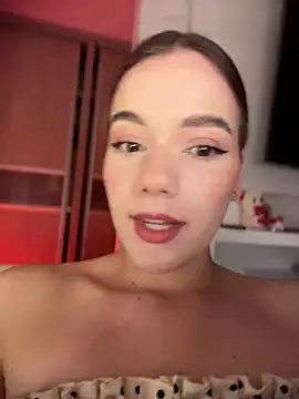 NicoleCutのライブXXXチャット