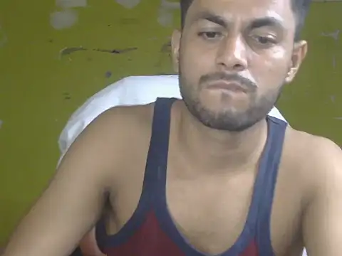 Stubborndesiboy লাইভ XXX চ্যাট