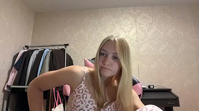دردشة blondegirl2026 الجنسية المباشرة