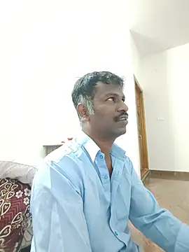 Paramkeerthi 现场XXX聊天