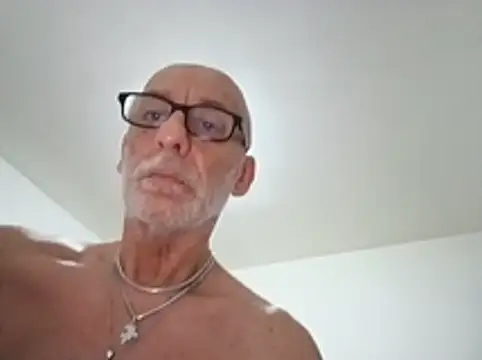 Toby2712 live XXX chat