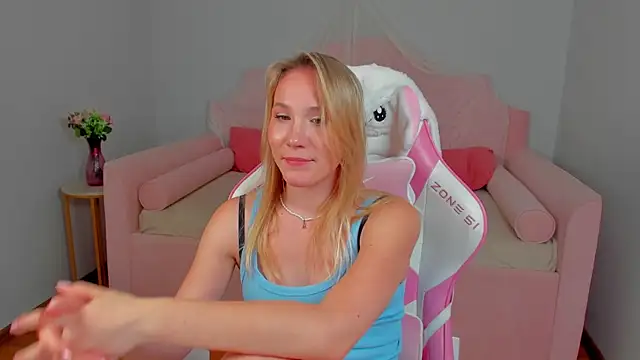 ElaraVoltage Chat XXX in diretta