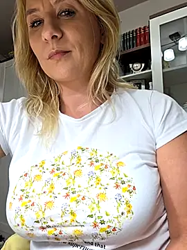 KaylinJan Live XXX-chat