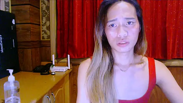 hugecock_kate Chat XXX in diretta