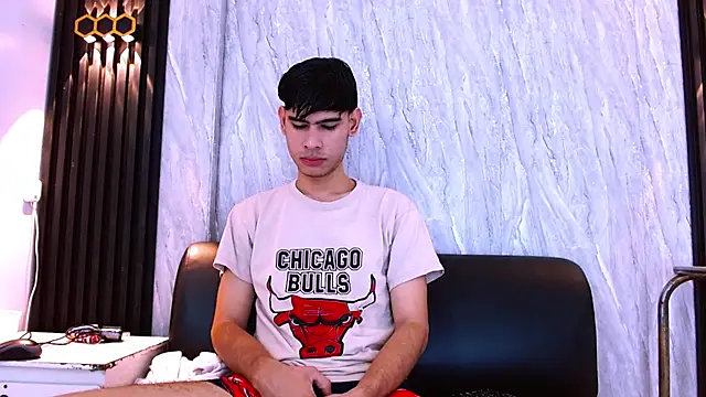 Kevin_Brooks1's Live XXX Chat