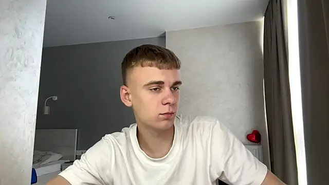 SoloFury 라이브 XXX 채팅