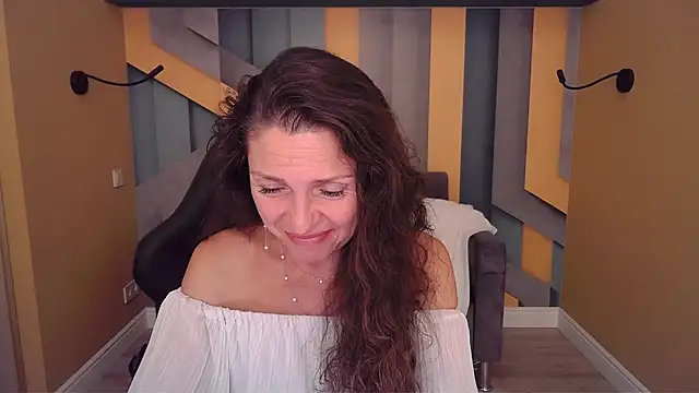 EllaLong's Live XXX Chat