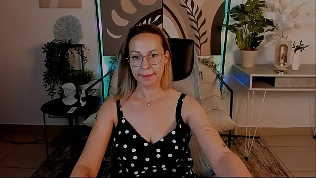Chat XXX en directo de Charlotte_Hudson