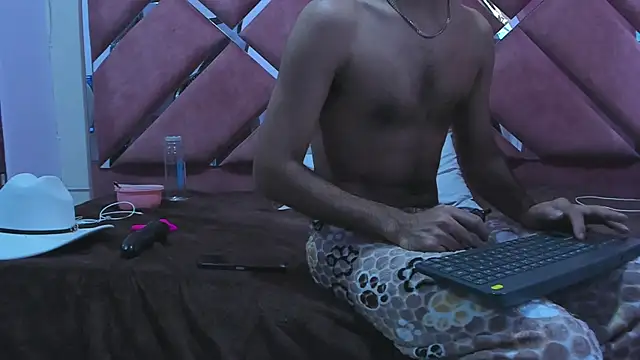 RodrigoColby2's Live XXX Chat